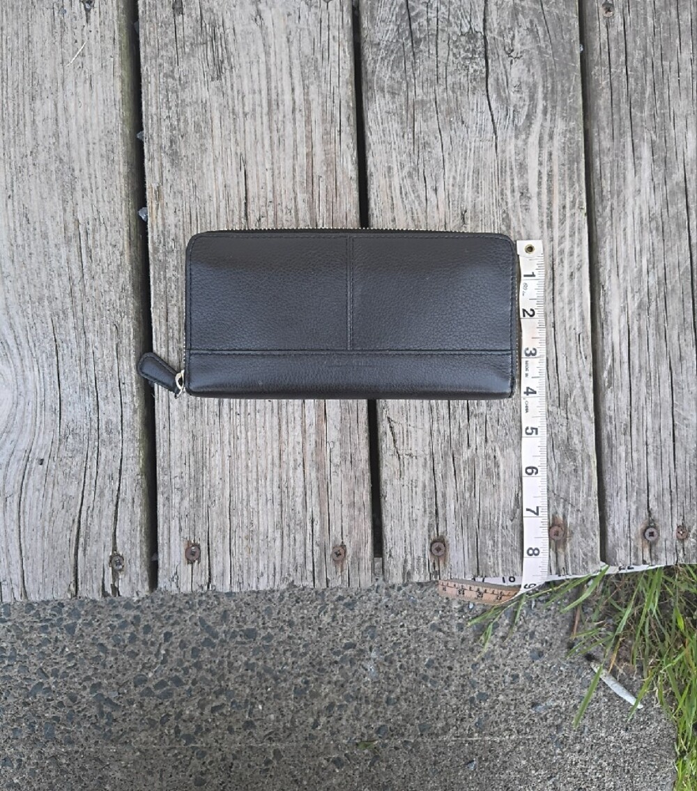 Coach || Classic Black Wallet - Picture 9 of 15